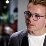 Junger Mann im Interview